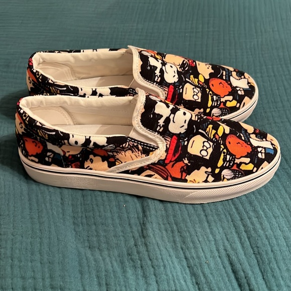 NWOB Snoopy Sneakers - Picture 2 of 6